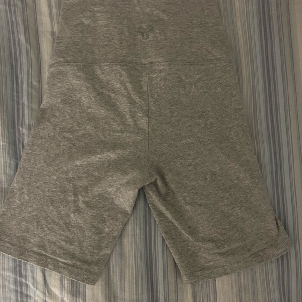 Aritzia Biker shorts - Picture 2 of 3